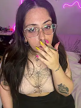 Snapshot of Mizztikaa chatting on February 3, 2025, 4:46 am Mizztikaa online show from February 3, 2025, 4:46 am