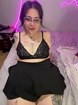 Snapshot of Mizztikaa chatting on February 7, 2025, 4:06 am Mizztikaa online show from February 7, 2025, 4:06 am