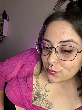 Snapshot of Mizztikaa chatting on March 13, 2025, 3:44 am Mizztikaa online show from March 13, 2025, 3:44 am