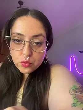 Snapshot of Mizztikaa chatting on November 12, 2025, 5:57 pm Mizztikaa online show from November 12, 2025, 5:57 pm