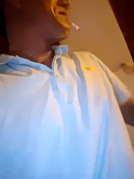 Snapshot of leoytessa_10 chatting on October 15, 2025, 10:04 am leoytessa 10 online show from October 15, 2025, 10:04 am