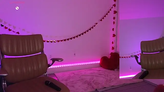 Sapphir3xoxo online show from February 15, 2025, 1:10 am