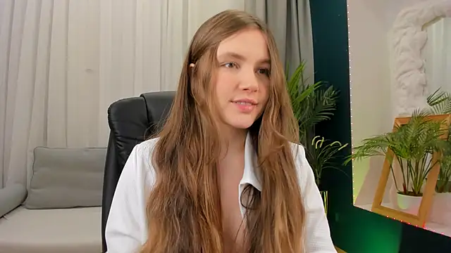 MaryannSoftt online show from February 14, 2025, 3:26 pm