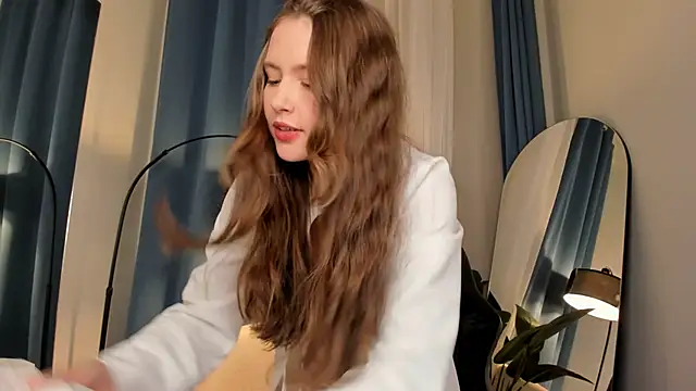 MaryannSoftt online show from October 5, 2025, 4:16 pm