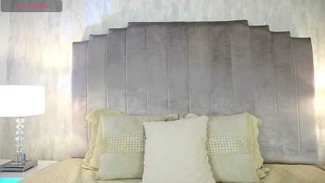 ashlyestone online show from January 28, 2025, 2:43 am