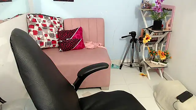 Snapshot of victoria_jones chatting on November 7, 2025, 3:34 pm victoria jones online show from November 7, 2025, 3:34 pm