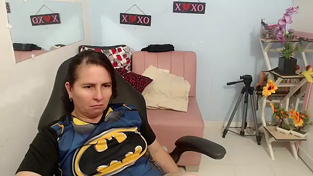 Snapshot of victoria_jones chatting on November 14, 2025, 2:05 pm victoria jones online show from November 14, 2025, 2:05 pm