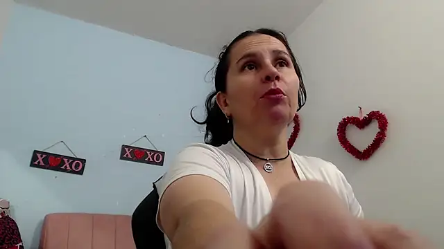 Snapshot of victoria_jones chatting on November 15, 2025, 12:45 pm victoria jones online show from November 15, 2025, 12:45 pm