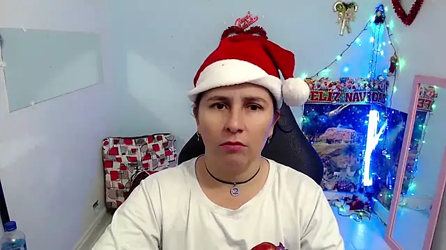 Snapshot of victoria_jones chatting on December 15, 2025, 2:10 pm victoria jones online show from December 15, 2025, 2:10 pm