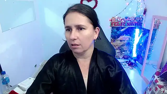 Snapshot of victoria_jones chatting on December 16, 2025, 5:51 pm victoria jones online show from December 16, 2025, 5:51 pm