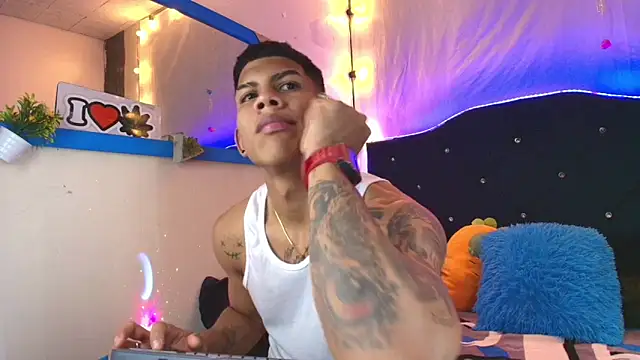 Damian latinxxx online show from February 12, 2025, 9:10 am