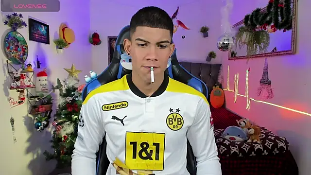 Damian latinxxx online show from December 1, 2025, 3:11 am