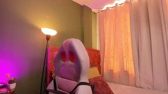 Zara dulce online show from December 3, 2025, 6:50 pm