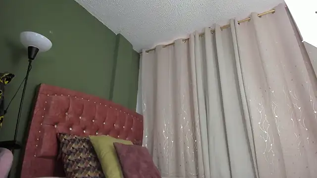 Zara dulce online show from December 16, 2025, 11:59 am