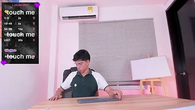 Santy carrington online show from April 7, 2026, 8:42 pm