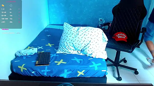 bray hotboy777 online show from February 27, 2025, 3:59 pm