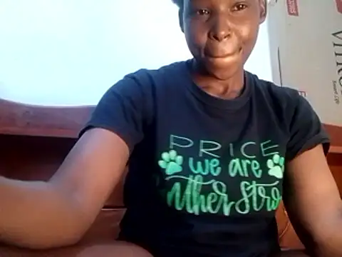 Snapshot of Claris2 chatting on November 16, 2025, 8:25 pm Claris2 online show from November 16, 2025, 8:25 pm