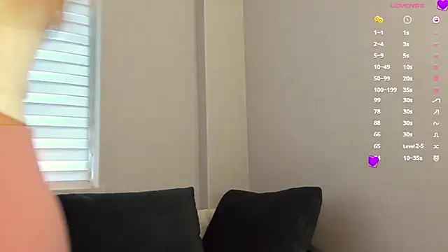 Snapshot of milamurrr chatting on December 3, 2025, 12:58 pm milamurrr online show from December 3, 2025, 12:58 pm