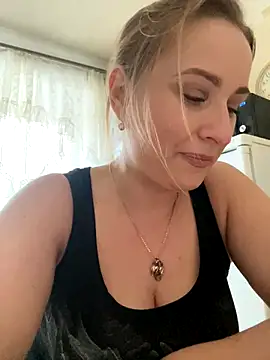 Snapshot of OlgaBuzzz chatting on December 4, 2024, 4:54 am OlgaBuzzz online show from December 4, 2024, 4:54 am