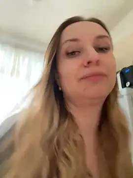 Snapshot of OlgaBuzzz chatting on January 9, 2025, 5:44 am OlgaBuzzz online show from January 9, 2025, 5:44 am