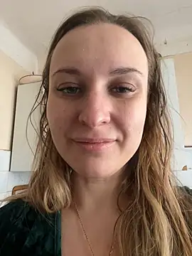 Snapshot of OlgaBuzzz chatting on January 13, 2025, 7:00 am OlgaBuzzz online show from January 13, 2025, 7:00 am