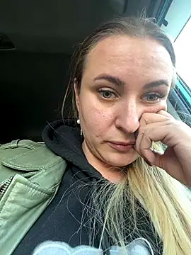 Snapshot of OlgaBuzzz chatting on October 3, 2025, 10:56 am OlgaBuzzz online show from October 3, 2025, 10:56 am