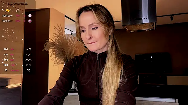 Snapshot of Peach__juice chatting on December 4, 2024, 5:33 pm Peach juice online show from December 4, 2024, 5:33 pm