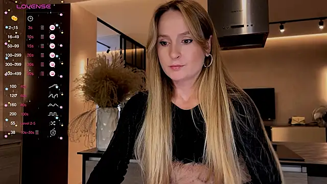 Snapshot of Peach__juice chatting on December 14, 2024, 7:36 pm Peach juice online show from December 14, 2024, 7:36 pm