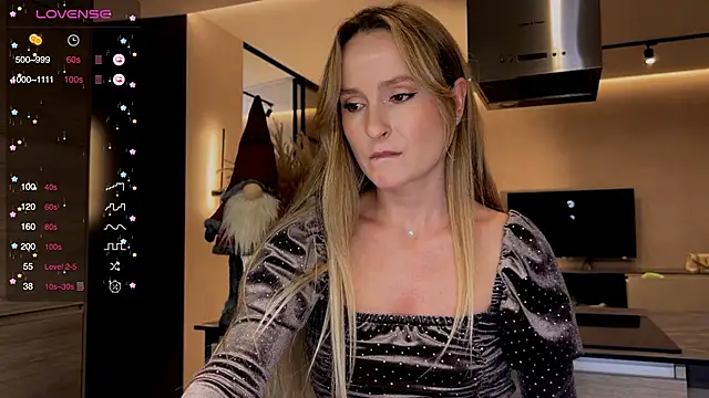 Snapshot of Peach__juice chatting on December 20, 2024, 7:39 pm Peach juice online show from December 20, 2024, 7:39 pm