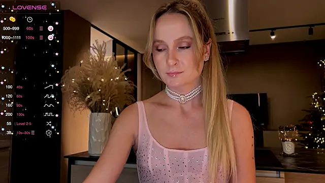 Snapshot of Peach__juice chatting on January 14, 2025, 7:11 pm Peach juice online show from January 14, 2025, 7:11 pm