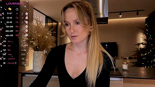 Snapshot of Peach__juice chatting on January 16, 2025, 10:02 pm Peach juice online show from January 16, 2025, 10:02 pm