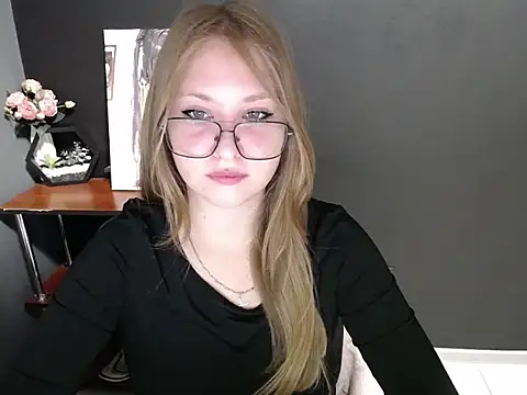Snapshot of lady_minx chatting on October 10, 2025, 6:56 am lady minx online show from October 10, 2025, 6:56 am