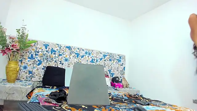 Snapshot of mia_foxts chatting on March 8, 2026, 4:44 pm mia foxts online show from March 8, 2026, 4:44 pm