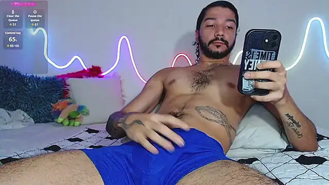 Snapshot of bobsexy08 chatting on September 18, 2025, 12:07 pm bobsexy08 online show from September 18, 2025, 12:07 pm