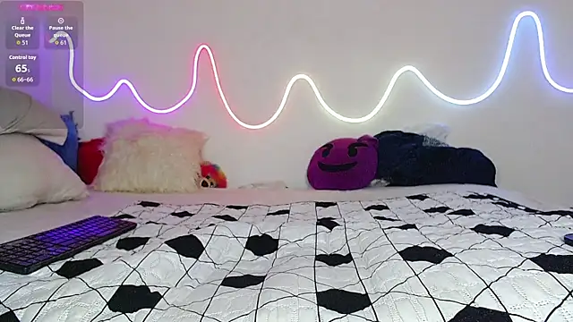 Snapshot of bobsexy08 chatting on October 4, 2025, 12:25 pm bobsexy08 online show from October 4, 2025, 12:25 pm