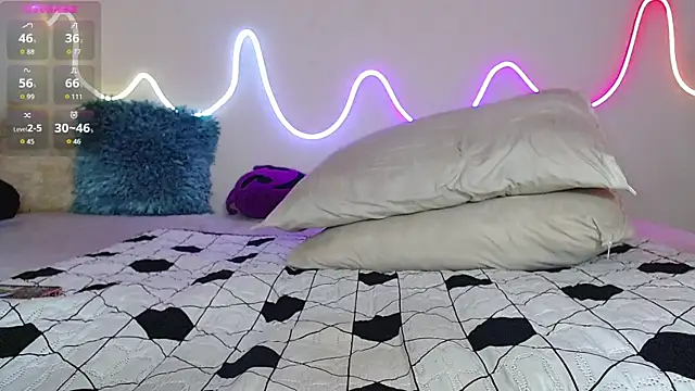 Snapshot of bobsexy08 chatting on November 8, 2025, 1:44 pm bobsexy08 online show from November 8, 2025, 1:44 pm