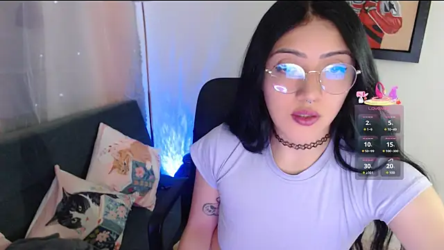 Snapshot of Suzanne_abbey chatting on February 4, 2026, 11:20 pm Suzanne abbey online show from February 4, 2026, 11:20 pm