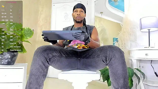 RicoBrown777  online show from May 9, 2026, 4:06 am