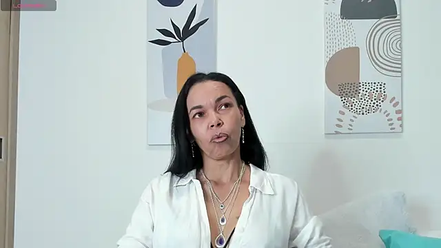 Evawalker  online show from February 7, 2025, 1:47 am