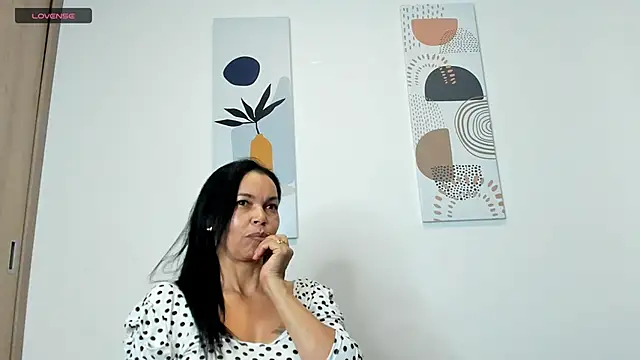 Evawalker  online show from February 21, 2025, 4:40 am