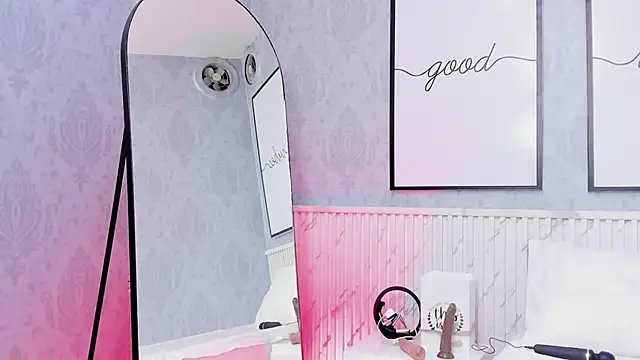 Snapshot of Daphne81_ chatting on September 10, 2025, 2:11 am Daphne81  online show from September 10, 2025, 2:11 am