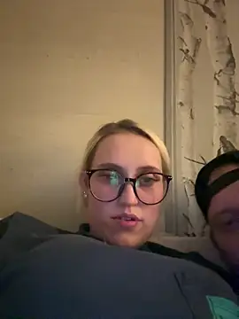 Snapshot of StrawberryCheww chatting on March 7, 2026, 11:40 am StrawberryCheww online show from March 7, 2026, 11:40 am