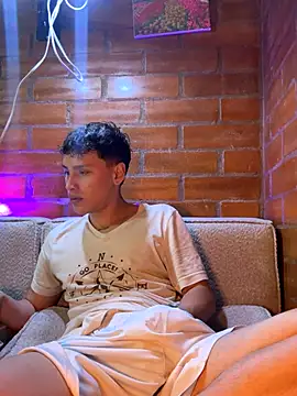 pipeynick online show from October 18, 2025, 2:36 am