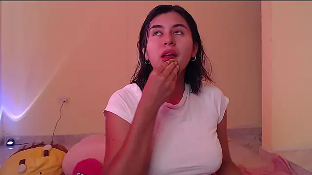  maiahairy  online show from January 7, 2025, 9:35 pm