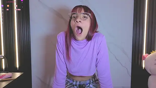 Snapshot of Scarlet_Red_ chatting on February 13, 2026, 12:34 pm Scarlet Red online show from February 13, 2026, 12:34 pm