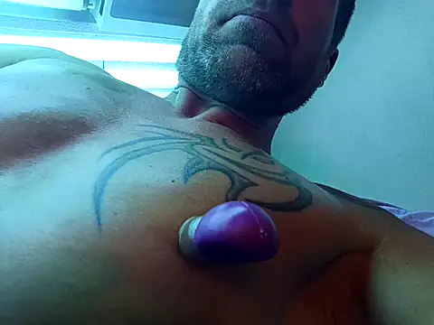 Snapshot of Timbojan28 chatting on February 15, 2026, 2:52 am Timbojan28 online show from February 15, 2026, 2:52 am