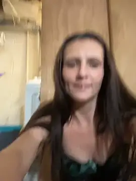 snowrillaxxx online show from May 20, 2026, 5:35 am