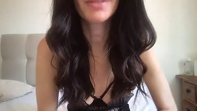 Snapshot of paolajonez chatting on February 16, 2026, 1:29 pm paolajonez online show from February 16, 2026, 1:29 pm