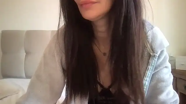 Snapshot of paolajonez chatting on March 14, 2026, 12:32 pm paolajonez online show from March 14, 2026, 12:32 pm