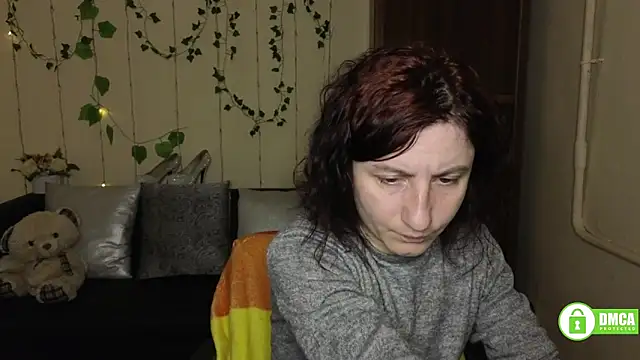 Muse kitty jenia online show from April 15, 2026, 5:20 pm